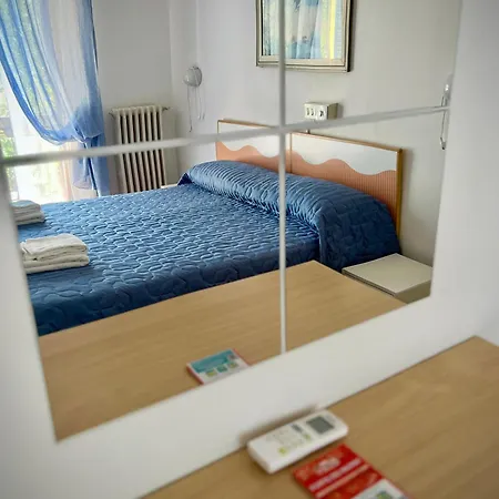 Bed&Breakfast Villa Lorena Forte dei Marmi Exterior photo
